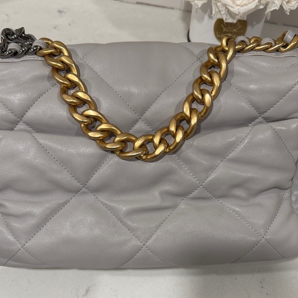 Chanel 19 Grey Two Tone Hardware Great Condition - Picture 9 of 11